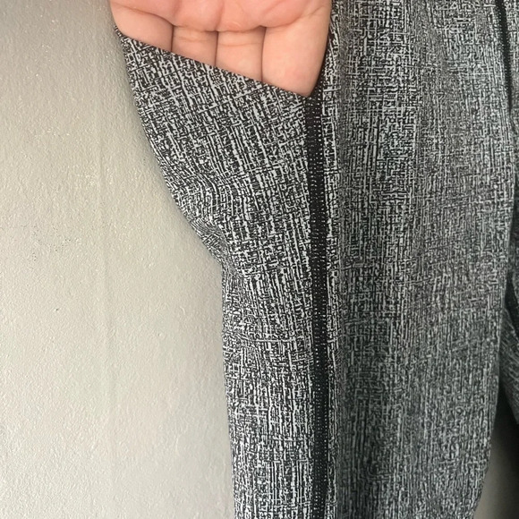 🛍️Lululemon Grey Pace Rival Cropped Leggings Size 6 - Picture 2 of 6
